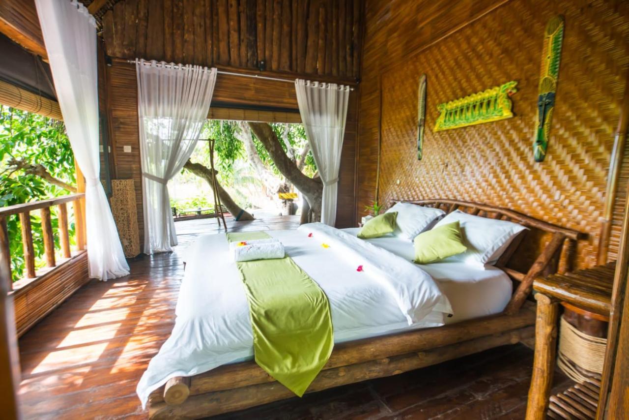 Gading Tree House Villa Batununggul Bagian luar foto