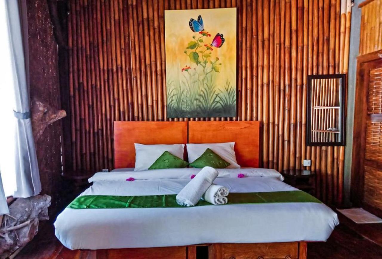 Gading Tree House Villa Batununggul Bagian luar foto