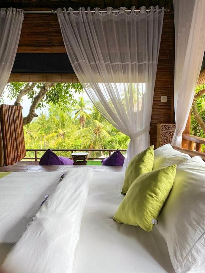 Gading Tree House Villa Batununggul Bagian luar foto