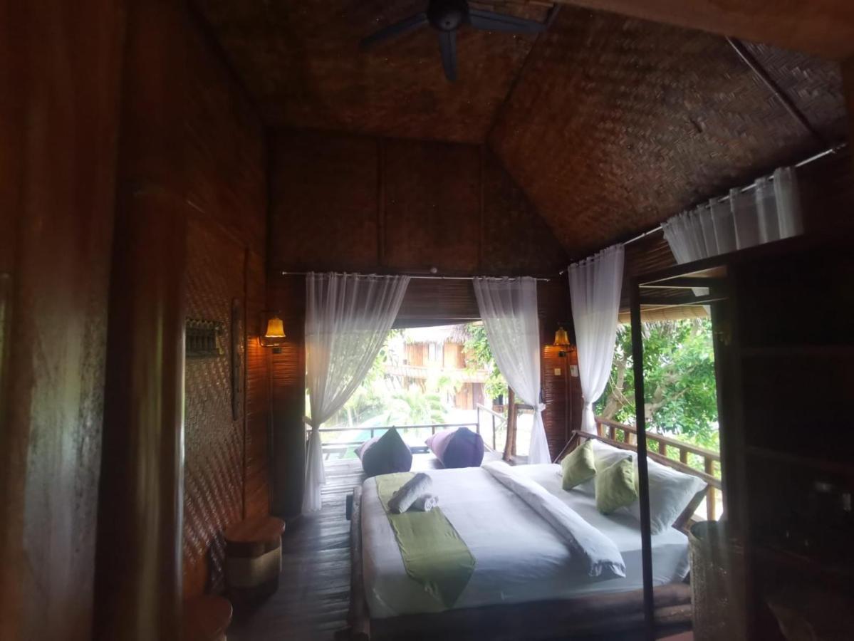 Gading Tree House Villa Batununggul Bagian luar foto