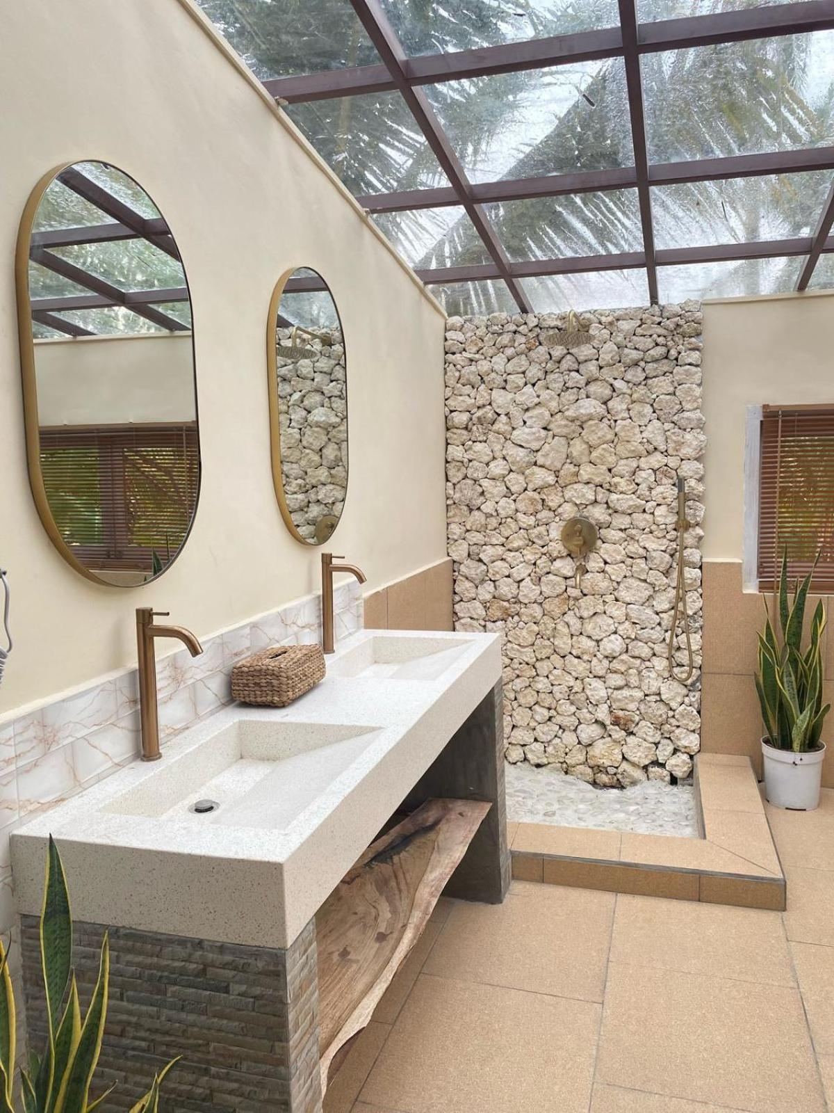 Gading Tree House Villa Batununggul Bagian luar foto