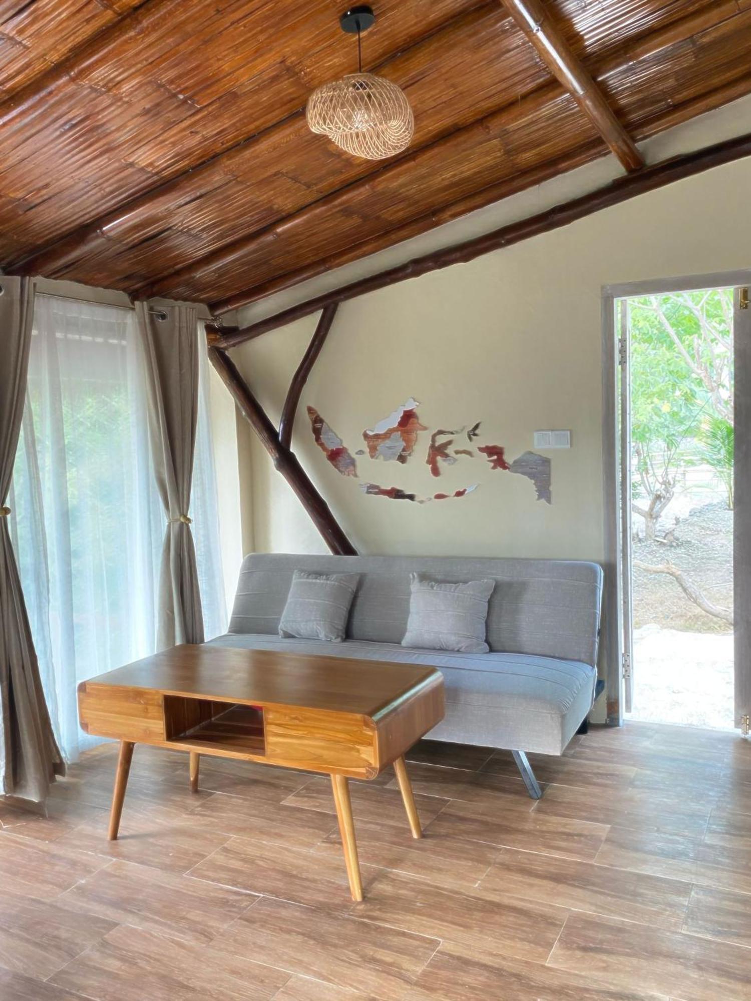 Gading Tree House Villa Batununggul Bagian luar foto