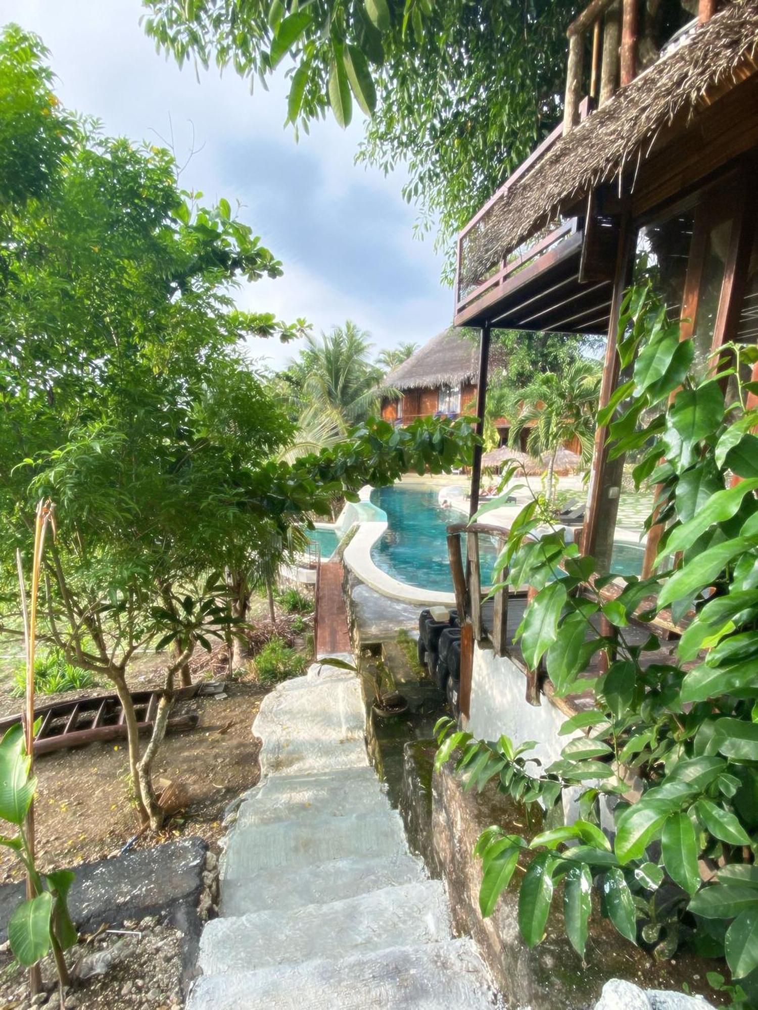 Gading Tree House Villa Batununggul Bagian luar foto