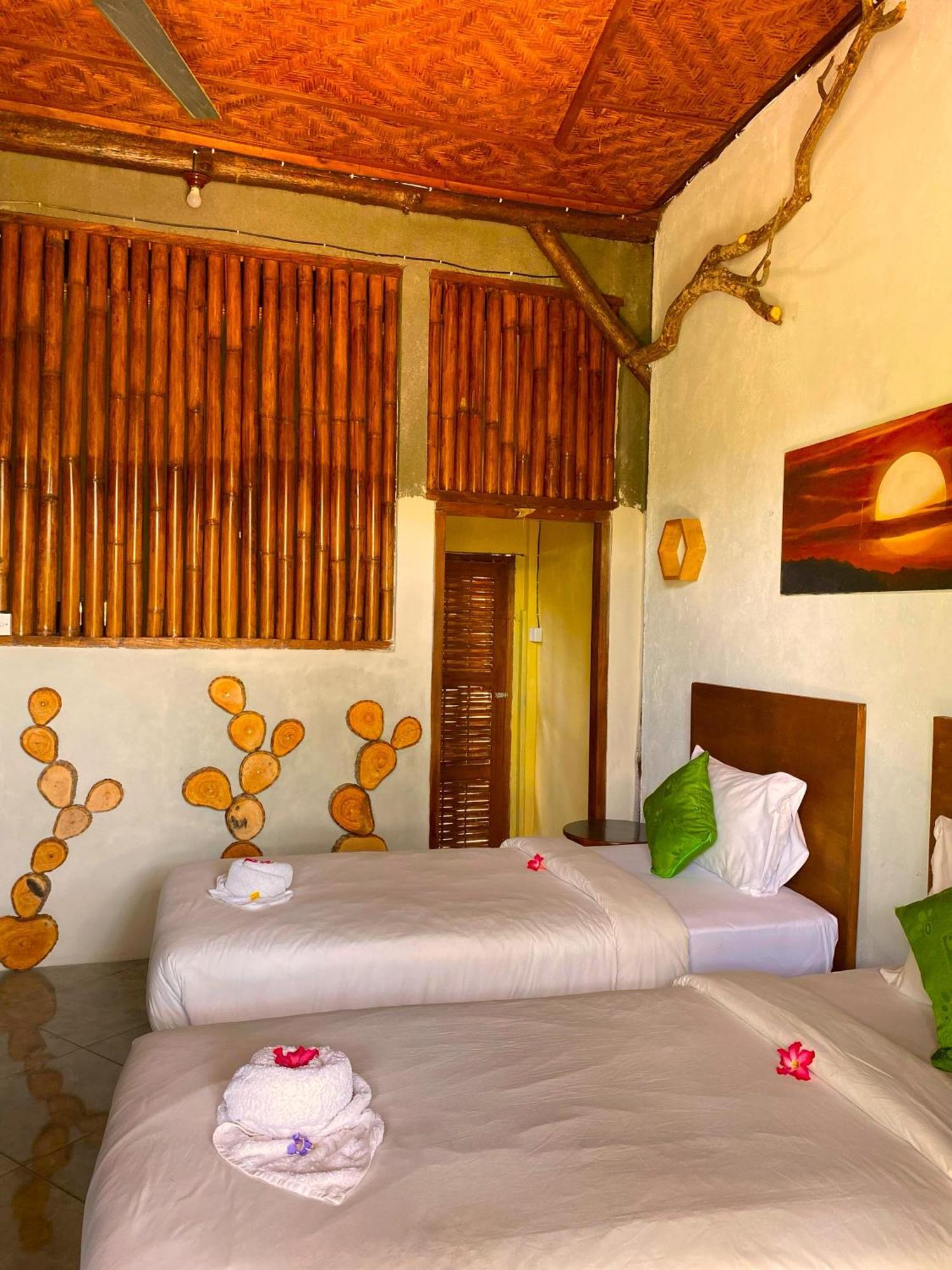 Gading Tree House Villa Batununggul Bagian luar foto