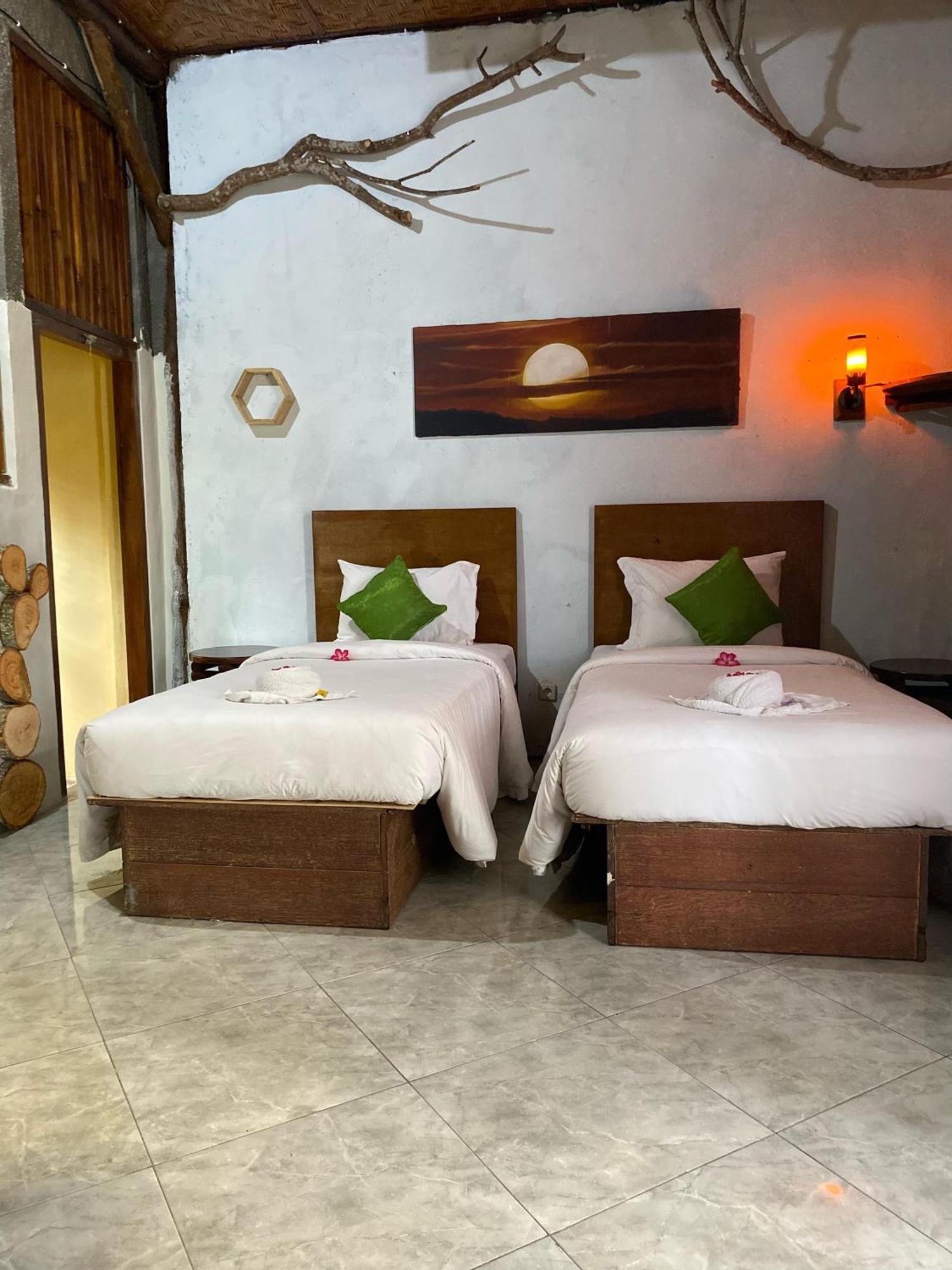 Gading Tree House Villa Batununggul Bagian luar foto