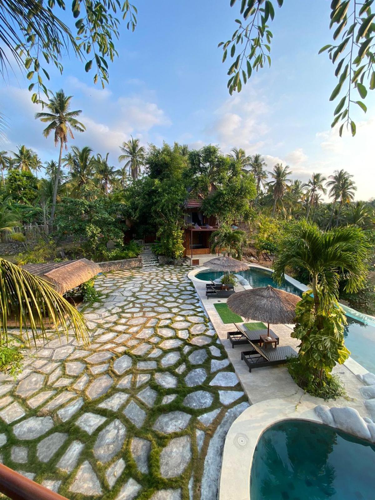 Gading Tree House Villa Batununggul Bagian luar foto