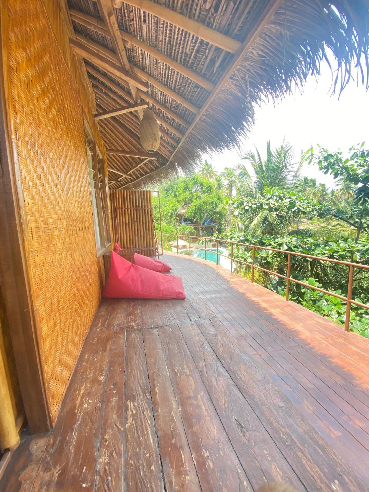 Gading Tree House Villa Batununggul Bagian luar foto