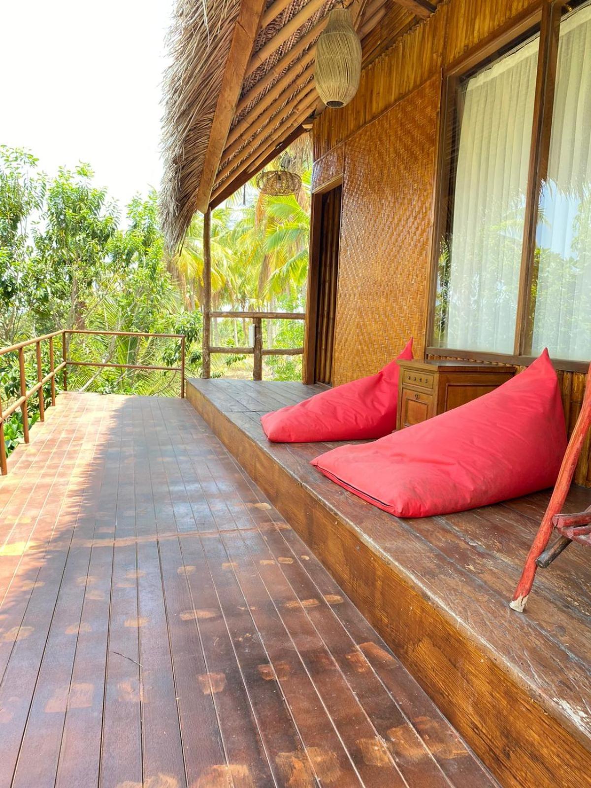 Gading Tree House Villa Batununggul Bagian luar foto
